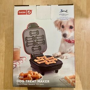 Dash Mini Dog Treat Maker - 6 Bone-Shaped Treats - Easy to Clean New